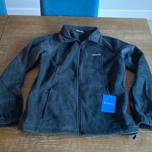 NWT women’s black Columbia Fleece large